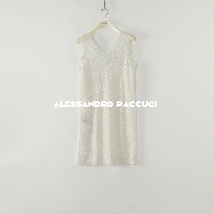 AP洛哥52040LL【黑标/限量】V领定织镂空蕾丝侧开叉背心时尚连衣裙
