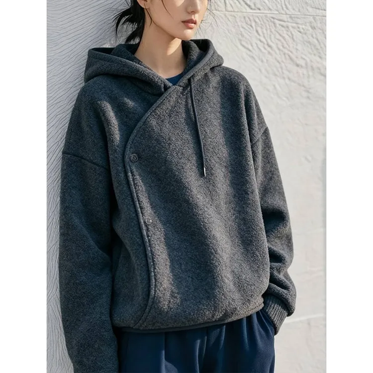 2026巨好看的实穿主义韩系小香风灰色斜襟连帽摇粒绒厚外套女秋冬