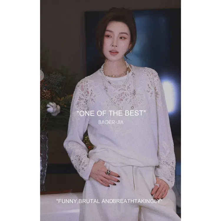 55-【女神必备】宝儿家含幂BV126625412早春山羊绒镂空绣花圆领上衣