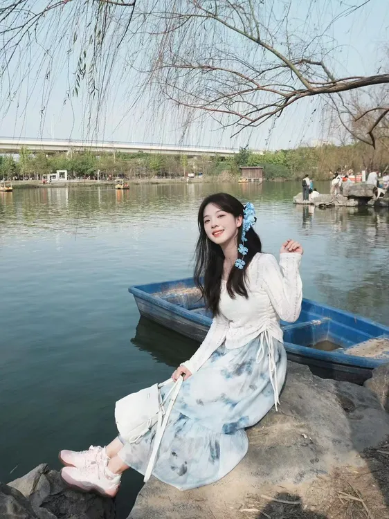 温柔风抽绳镂空针织罩衫上衣女早春一整套ootd穿搭晕染中式半身裙