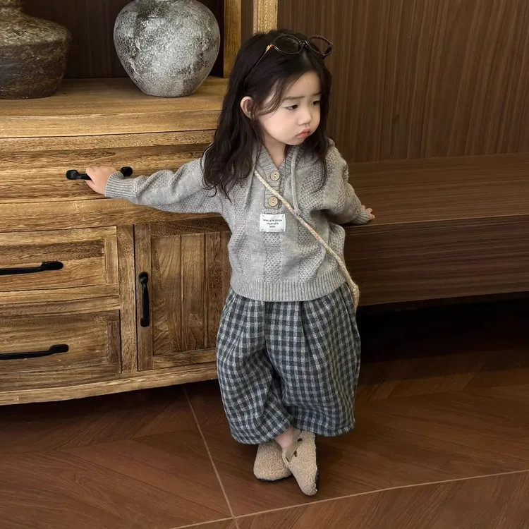 壹妈韩版童装女童秋装套装洋气儿童休闲灰色针织连帽外套格子裤子