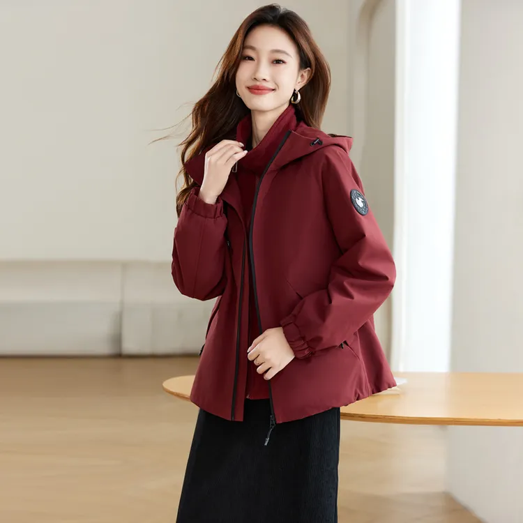 早春防水冲锋衣两件套女新款爆款可拆卸内胆妈妈派克服外套