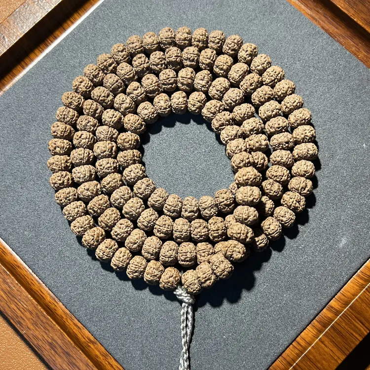 【九九文玩轩】原皮原色印尼老树平细精选头货小金刚菩提108脖挂