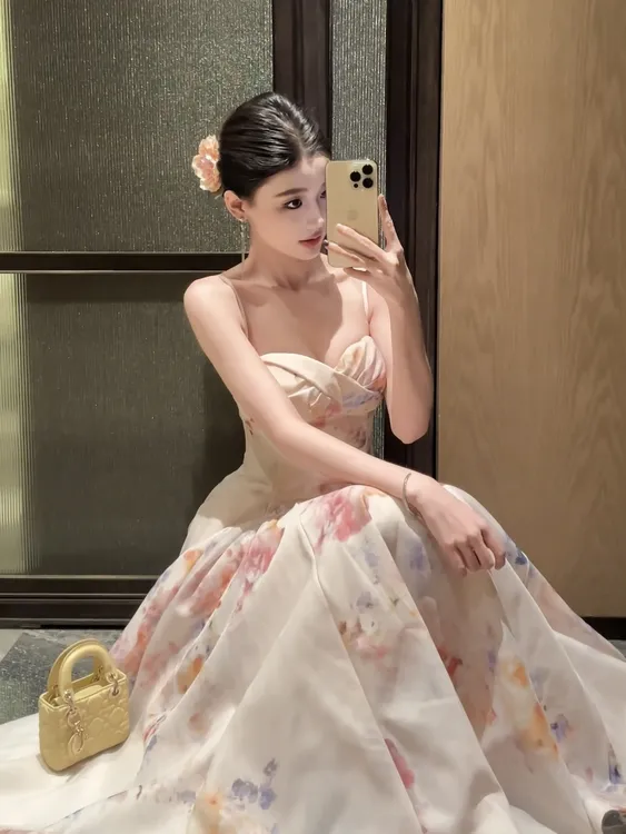 现货春日部【花神】小众设计花瓣吊带收腰连衣裙0962