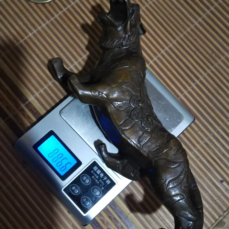 老物件铜摆件件彰显虎虎生威适合家居装饰