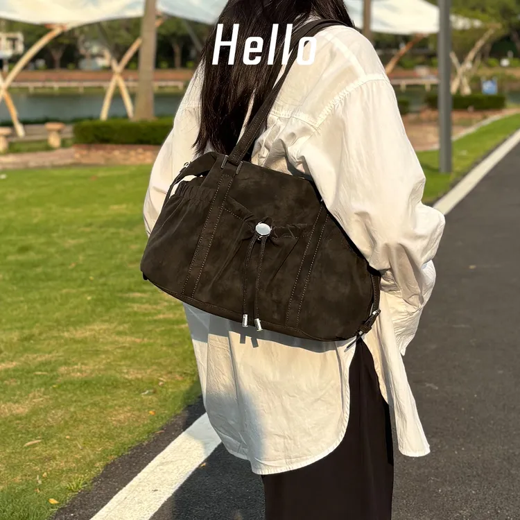HELLO高级感辣妹机车风保龄球包复古摩登多口袋托特包通勤单肩包
