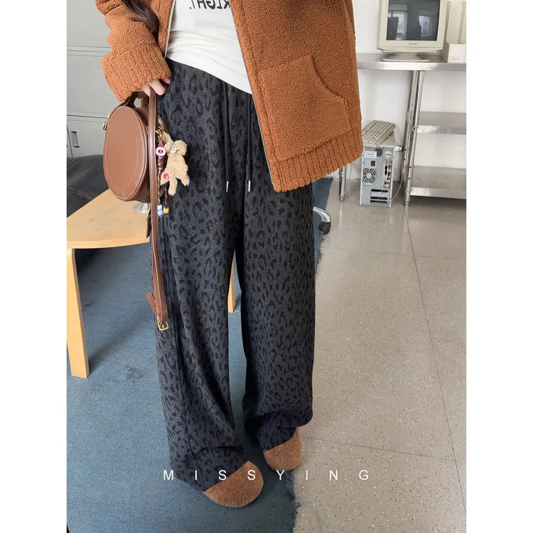 应小姐【野性腔调】微胖大码冬季加绒设计时尚宽松韩版直筒豹纹长裤