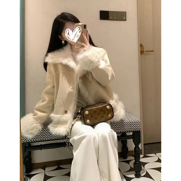 冬季短外套加绒加厚百搭软糯保暖皮m一体外套毛毛拼接上衣