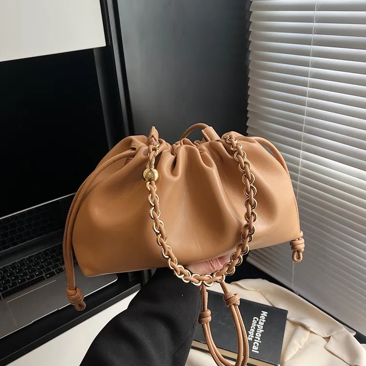 2025夏天新款褶皱云朵包包女潮时尚腋下包小众质感百搭ins斜挎包