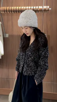 特殊花纱针织V领开衫 M03126