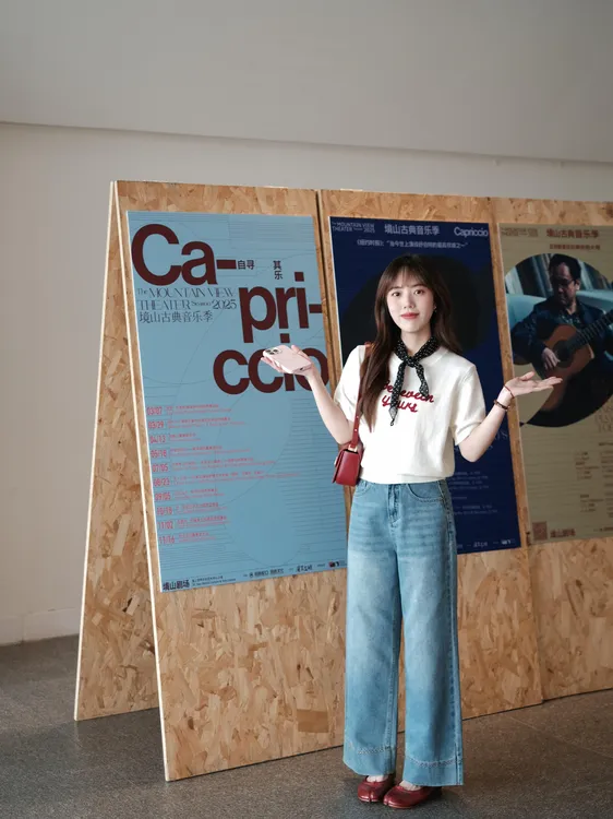 【甜杏物语】超可爱春款杏色字母针织上衣显瘦高腰蓝色牛仔裤套装女