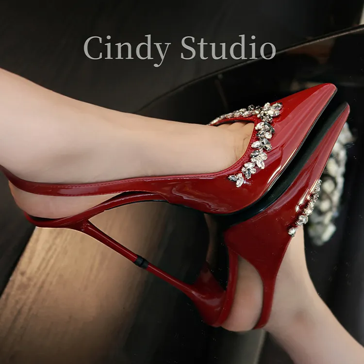 酒红色高跟鞋细跟漆皮水钻尖头气质后空宴会性感法式凉单鞋一字带