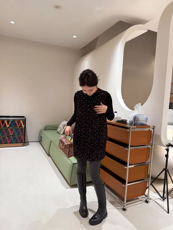 【艺禾】秋季新款高级感轻奢细闪连衣裙 YQ551