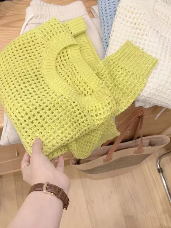 七言家巨好看！ins穿搭#浅绿镂空亮片插肩毛衣3339@