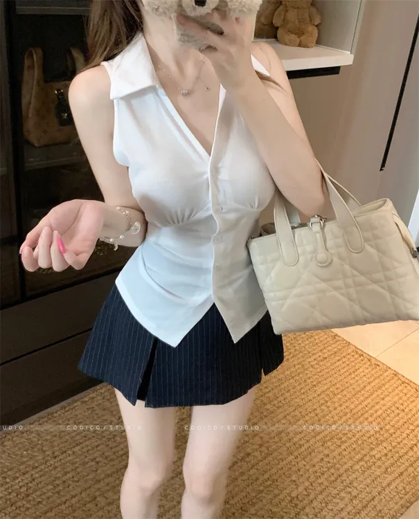 白色polo无袖T恤女夏季设计感小众收腰修身短款甜辣妹v领背心上衣