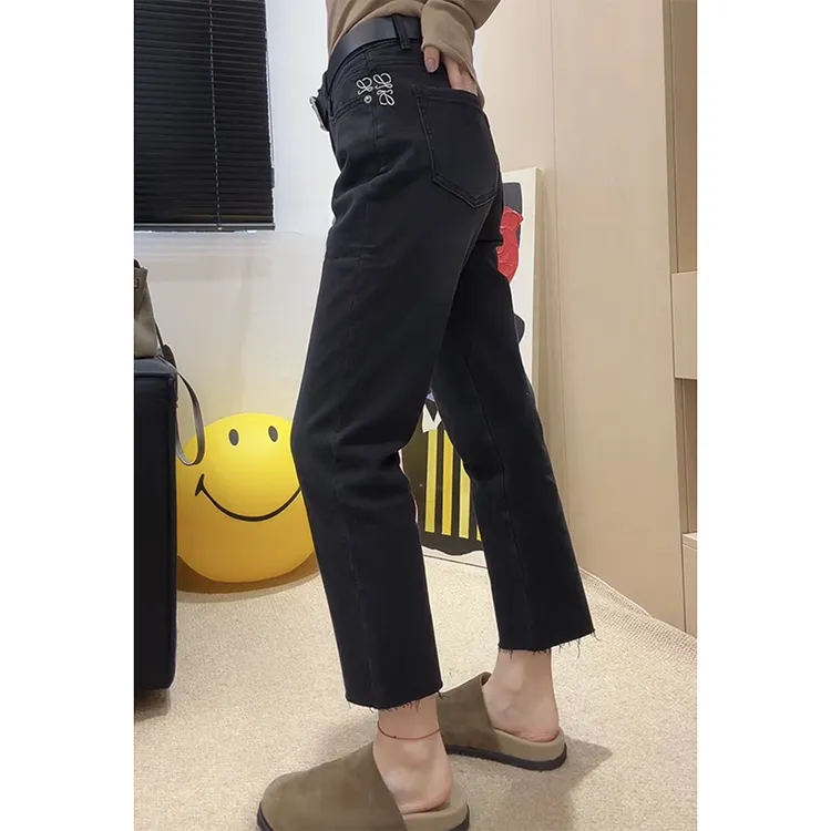 秋季新款刺绣牛仔裤女2025大码显瘦遮肉弹力小个子八分直筒牛仔裤