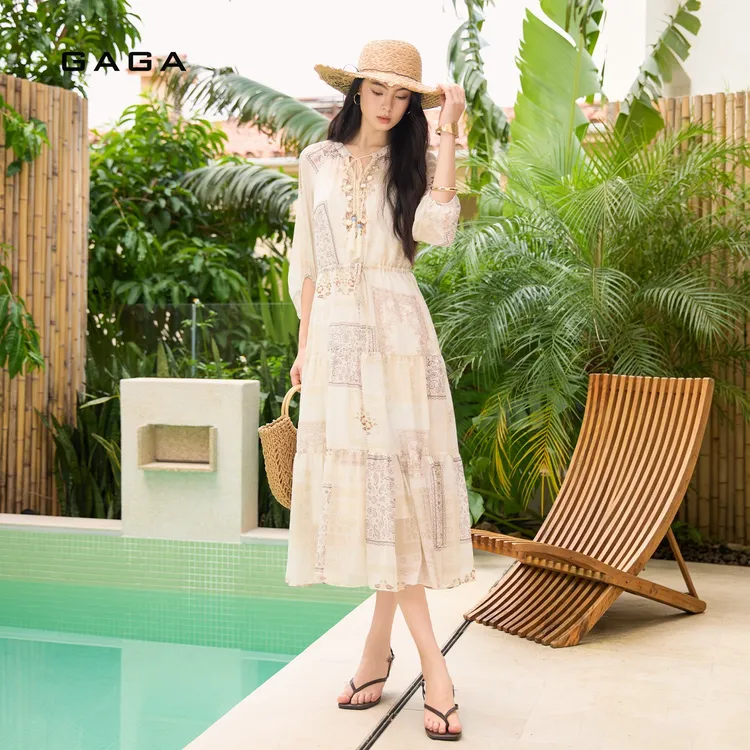 GAGA波西米亚印花连衣裙女2026年夏新款收腰系带长裙G62L073