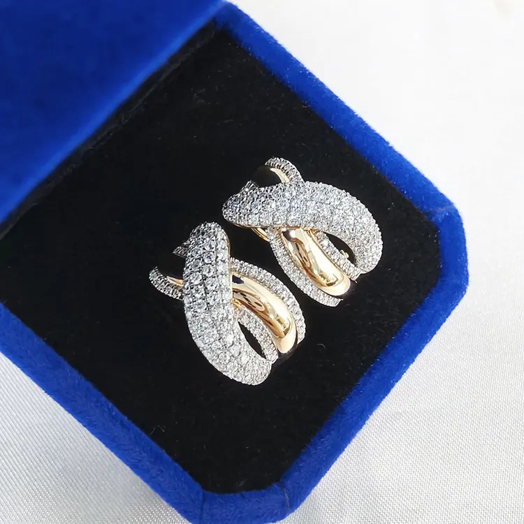 18k金天然钻石分色耳拍 立体气质闪亮优雅高级感扭臂钻石耳拍耳扣