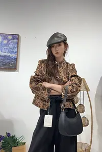 201区808咖色女士春秋小个子短款花纹外套
