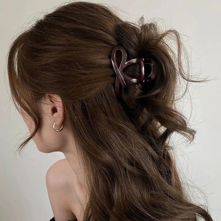 发量少抓夹女2025新款高级感鲨鱼夹半扎发发夹后脑勺夹子头饰夏天