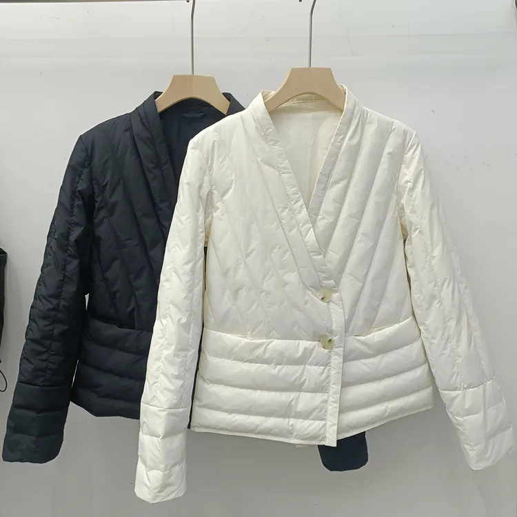 简约百搭轻薄排骨风羽绒服女秋冬气质短款V领修身保暖内搭外套