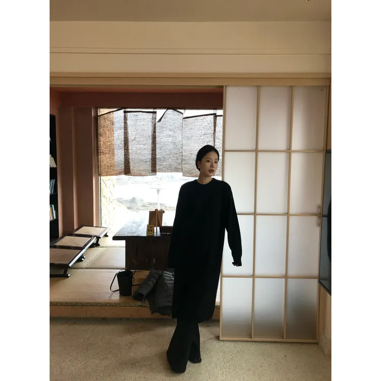 ZHONG HE · 25秋冬新款绵羊毛宽松针织显瘦黑色毛衣连衣裙女