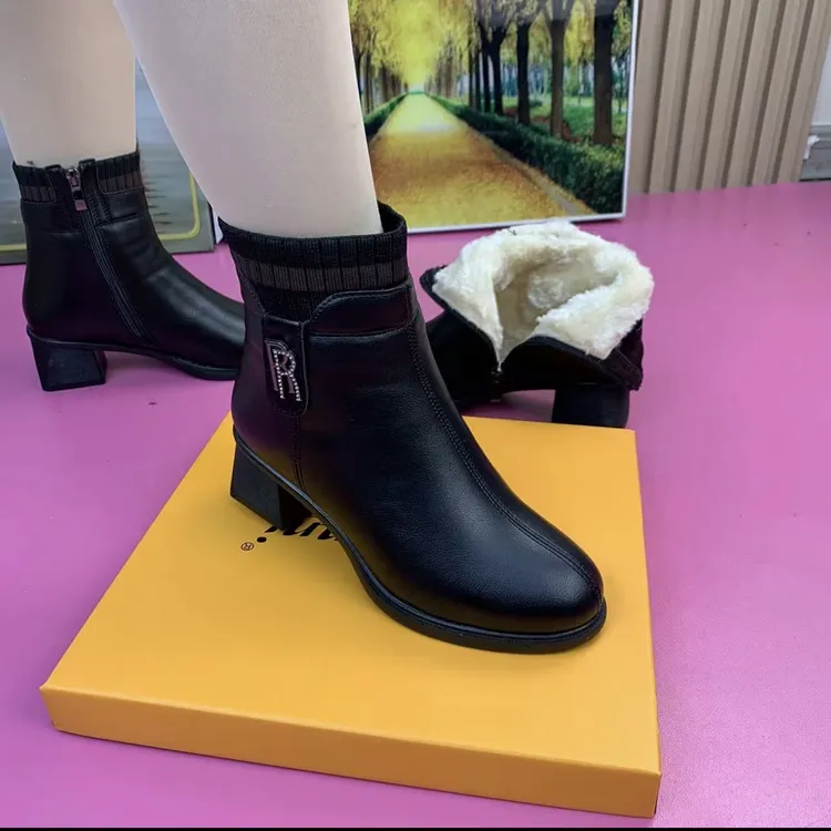 2025冬季新款增高显瘦加绒时尚气质百搭保暖马丁靴