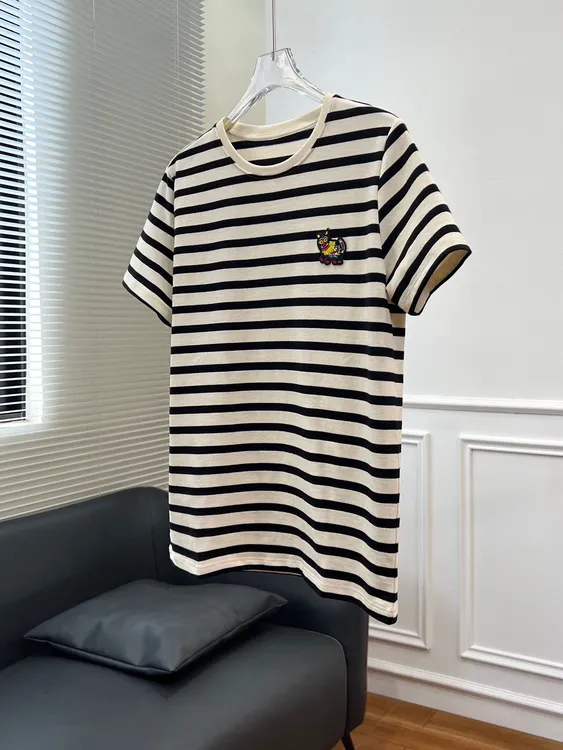 小禾丝光长绒棉条纹猫咪刺绣T桖胸前超精致的瑞兽刺绣