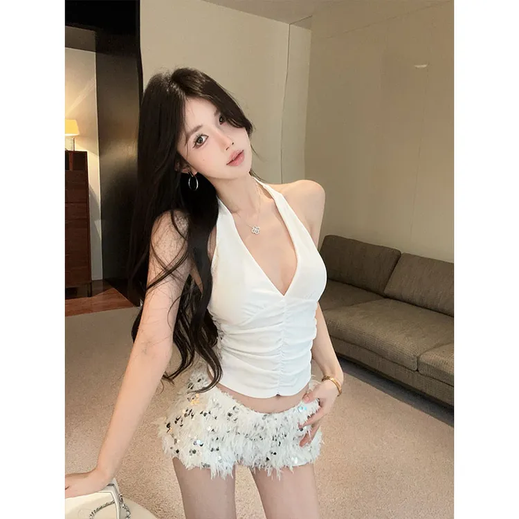 高级感法式性感褶皱显瘦v领挂脖背心高腰亮片毛绒短裤时尚两件套