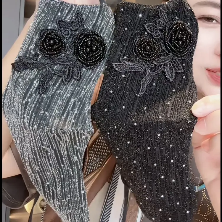 2025新款亮丝满天星玫瑰花立体口罩女款亲肤透气可水洗高颜值显瘦