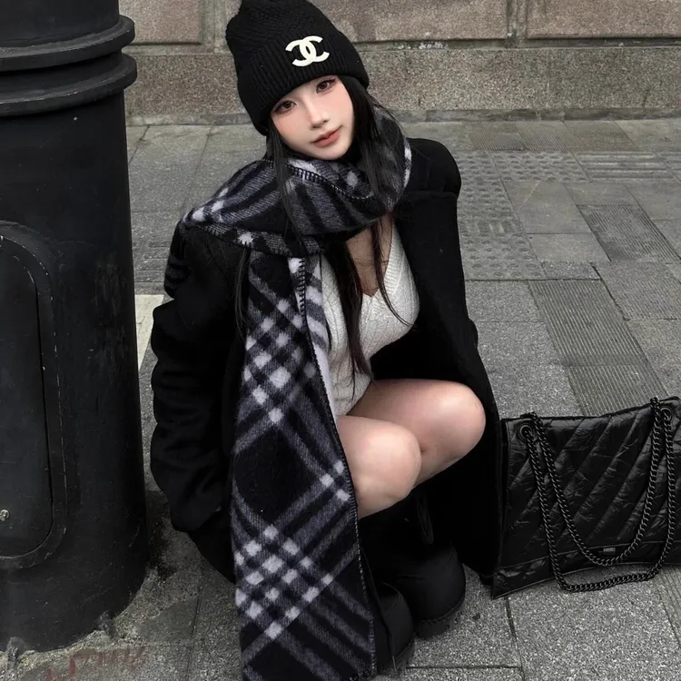 全智贤含羊毛新双面格纹围巾女冬季韩版高级保暖披肩女士保暖