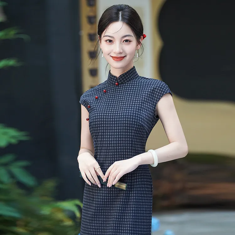 绝美新中式旗袍2025新款夏季日常可穿上海妈妈国风格子改良连衣裙