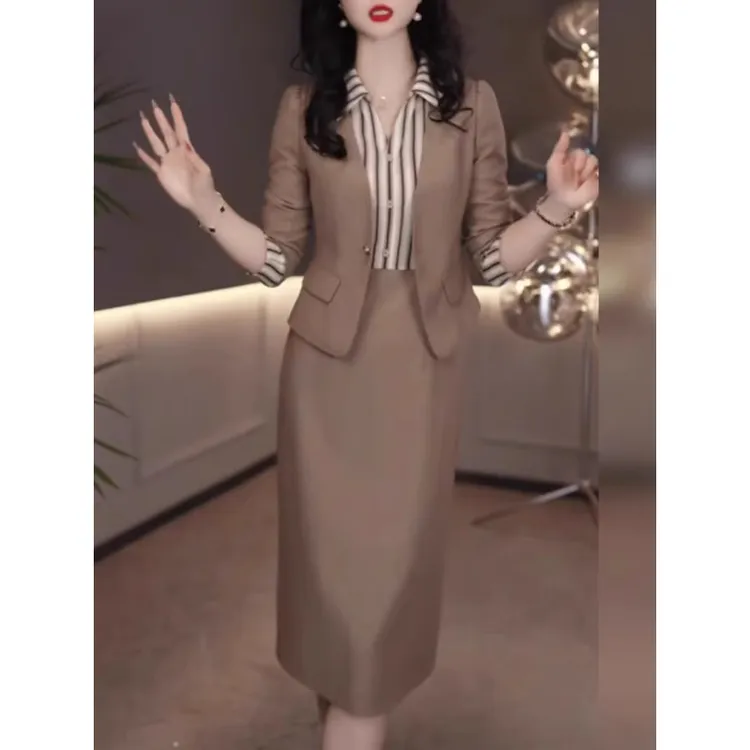 拉夏贝尔时尚干练套装女春秋季2025新款修身西服显瘦A字裙两件套