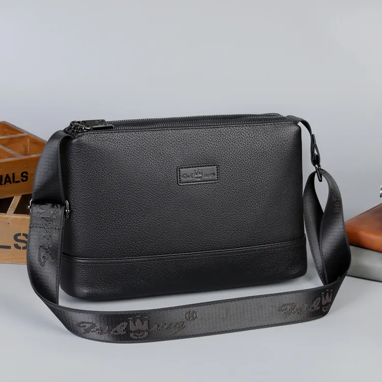 男士真皮单肩斜挎包新款男士多功能单肩包三拉链多隔层男士通勤包