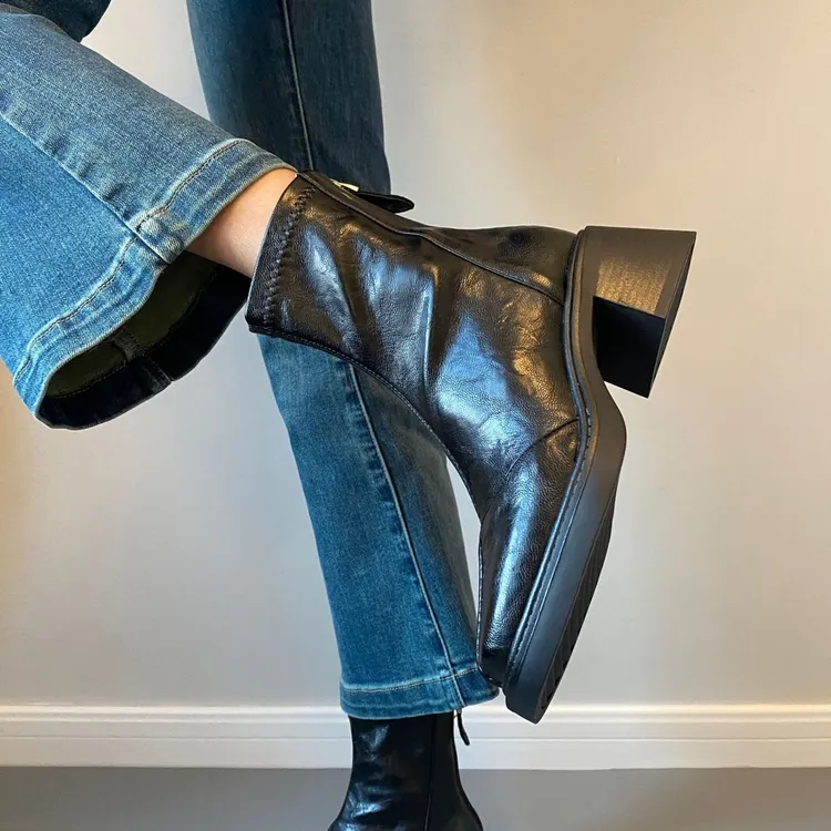 巨好看~软皮高跟小短靴2025秋冬新款方头弹力瘦瘦靴粗跟马丁靴女