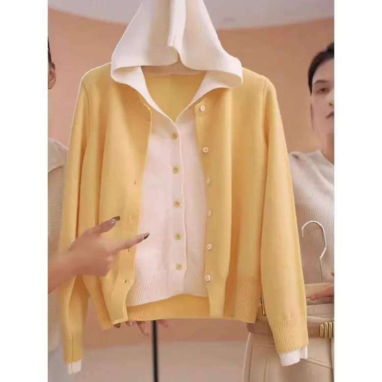 高级感复古撞色拼接假两件针织开衫女春秋新款时尚新年红毛衣上衣