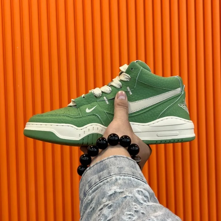 2025秋冬新款时尚舒适百搭男款高帮休闲板鞋拼色系带痞帅潮流男鞋