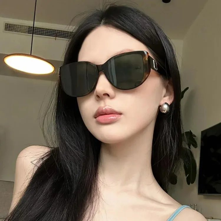 2025新款老钱风墨镜女高级感UV400防紫外线大脸显瘦偏光太阳眼镜