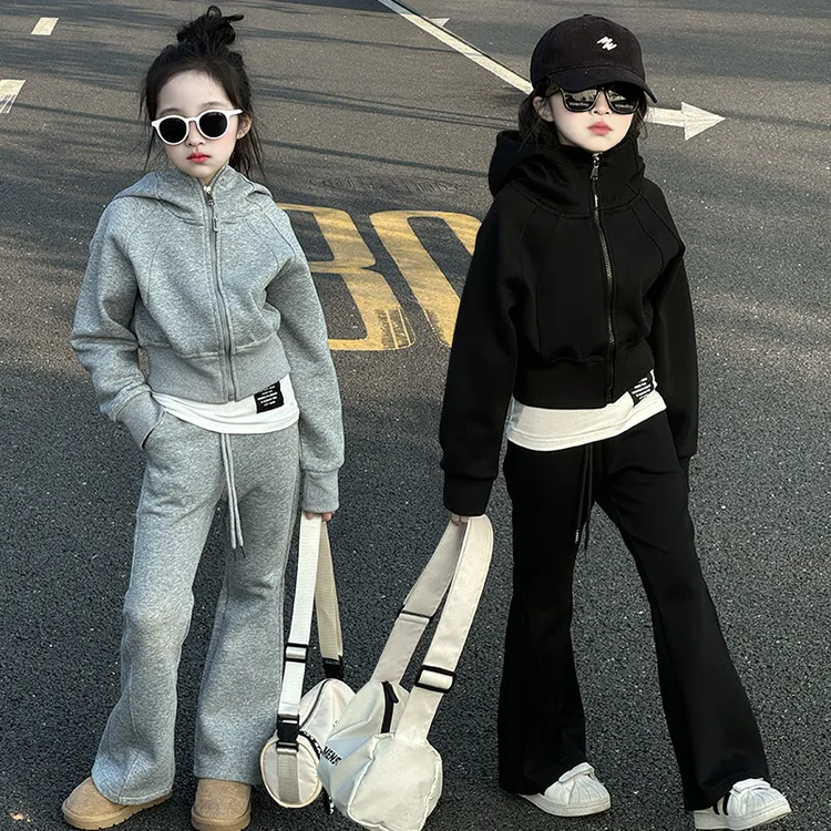 女童春秋套装2025新款女孩童装连帽外套微喇长裤休闲百搭三件套潮