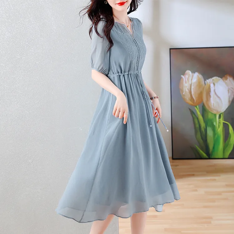 哥弟阿玛施正品轻薄飘逸刺绣连衣裙收腰显瘦气质中长款夏季裙子