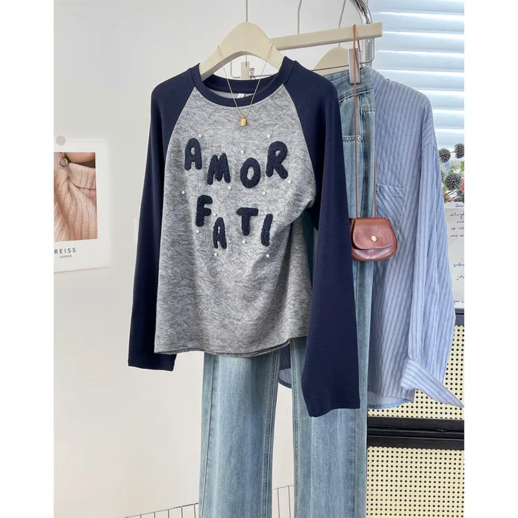 秋冬磨毛厚款插肩袖撞色圆领长袖T恤植绒字母钉珠独特漂亮打底衫