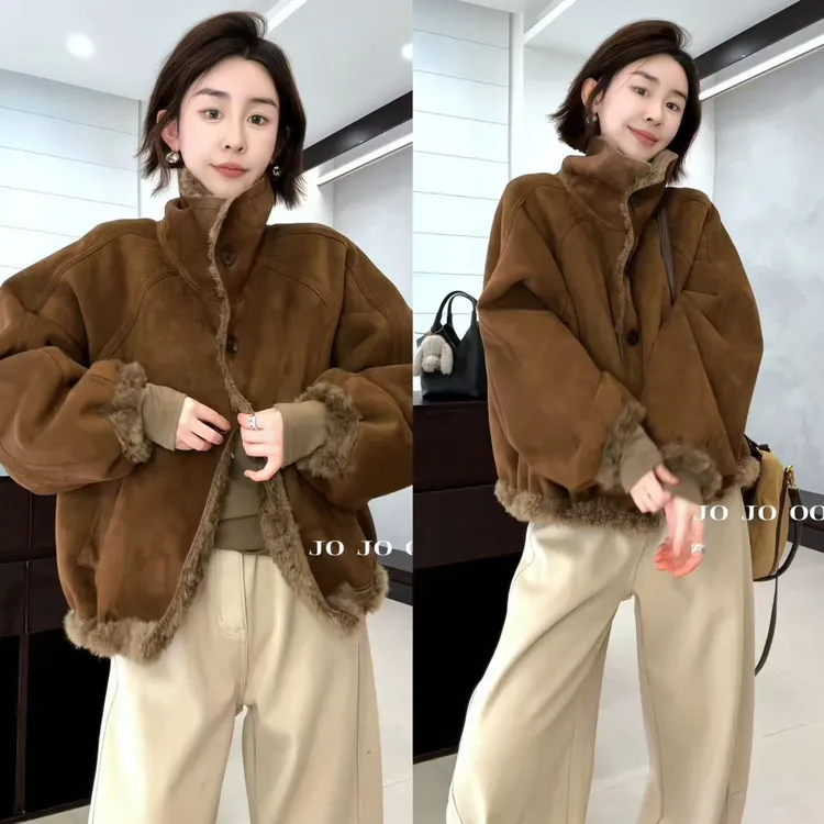 玖了个玖 2025冬款 极简百搭立领麂皮绒皮毛一体外套 2511C8430