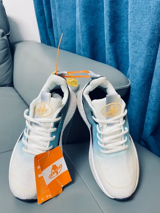 情侣休闲健步跑步鞋百搭跑道男鞋透气橡胶男士系带