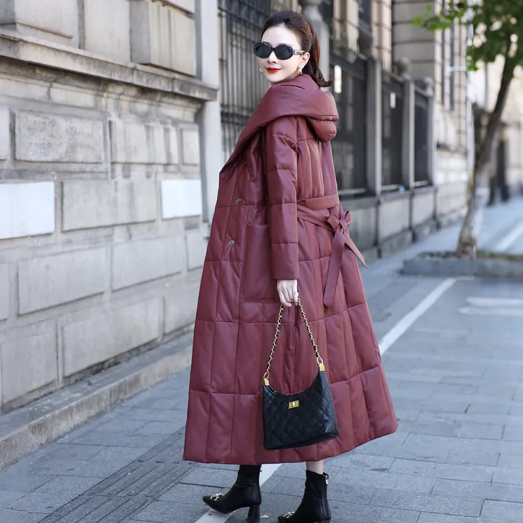 安可拉红真皮羽绒服女长款过膝鹅绒内胆2025冬连帽绵羊皮皮衣外套