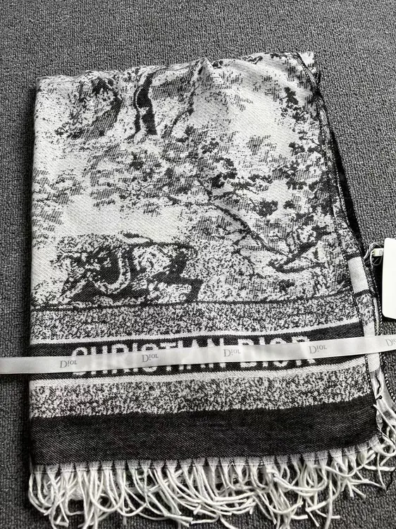 2025明星同款羊绒新款围巾披肩仿羊绒围脖两用保暖长款秋冬加厚