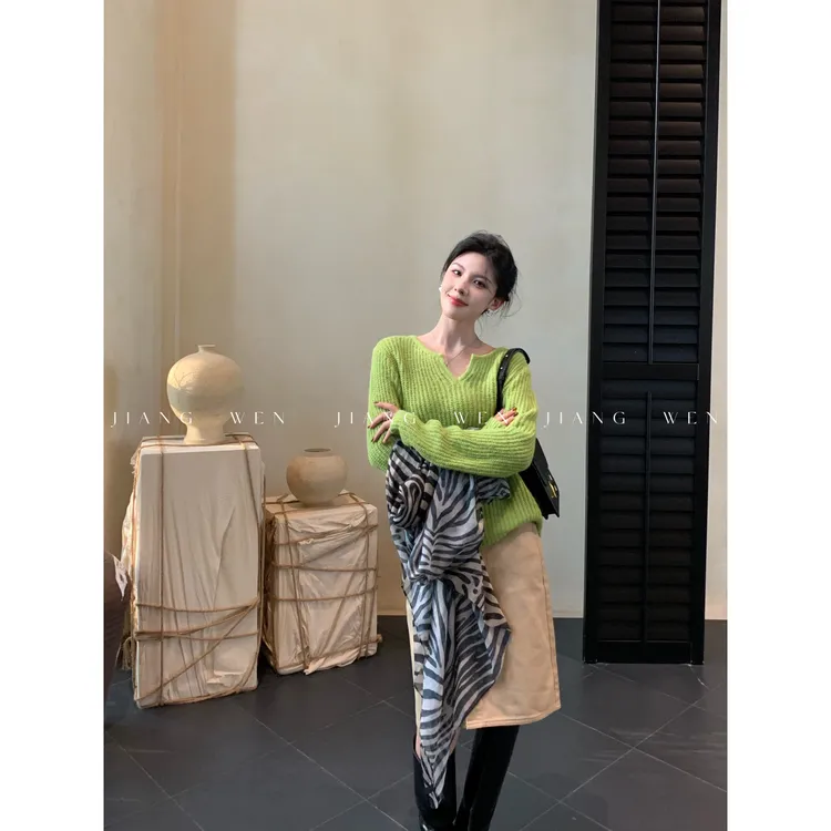【南湖清晨】姜雯& 百搭V领纯色镂空宽松套头针织衫设计感长袖毛衣