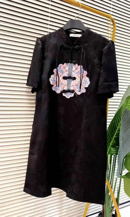 2025新款大码中长盘扣国潮减龄复古设计百搭盘扣连衣裙