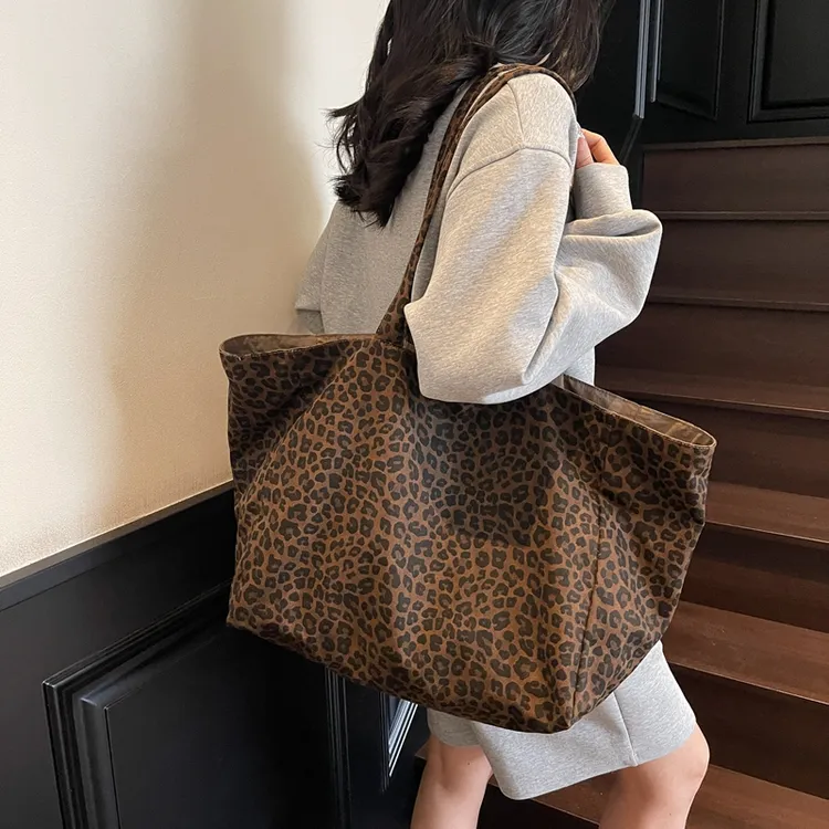 2025新款豹纹双面背单肩包学生上课通勤包大容量百搭妈咪包托特包