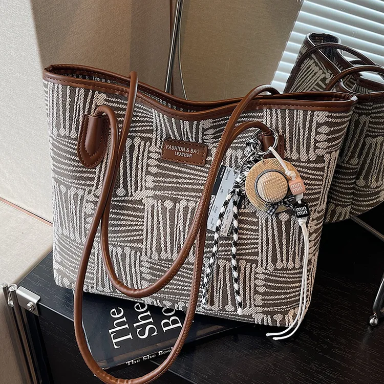 时尚设计感大容量包包2025新款女士单肩包小众百搭通勤上班托特包