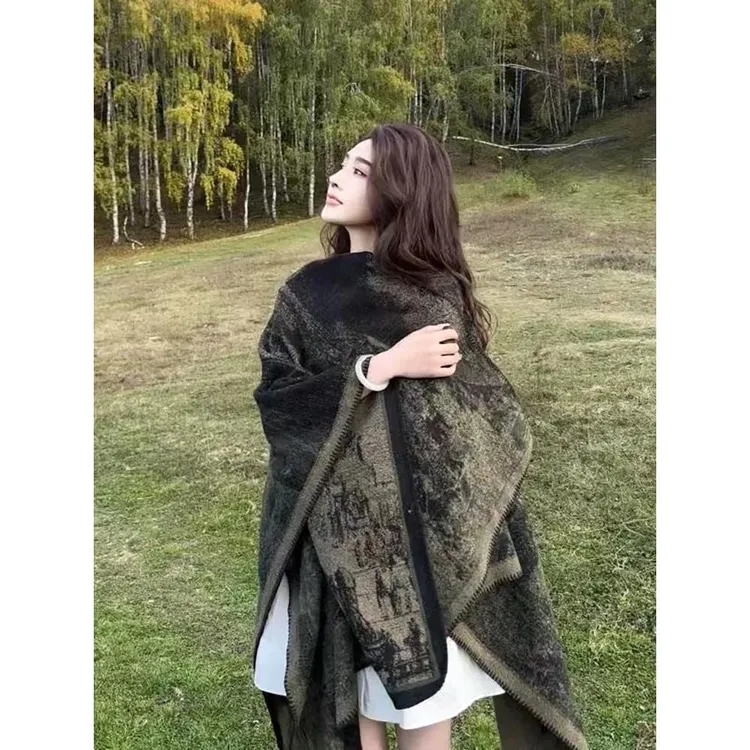 大西北新疆秋冬季外搭披肩川西旅游斗篷西藏旅行穿搭厚围巾披风女